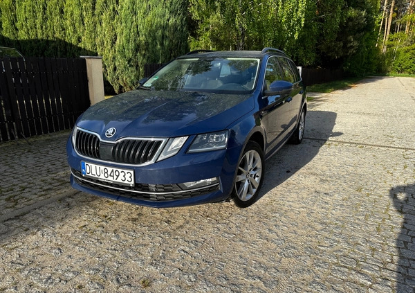 Skoda Octavia cena 41500 przebieg: 290000, rok produkcji 2017 z Wrocław małe 29